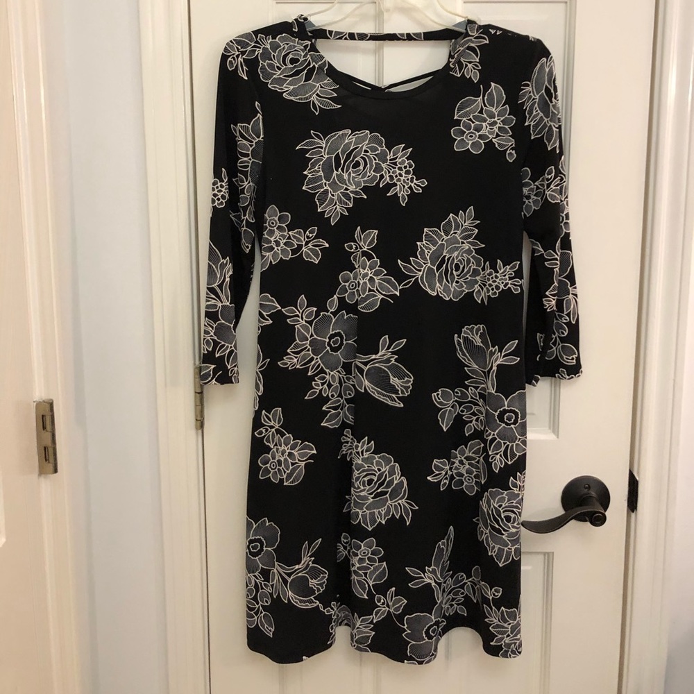 Dress- M